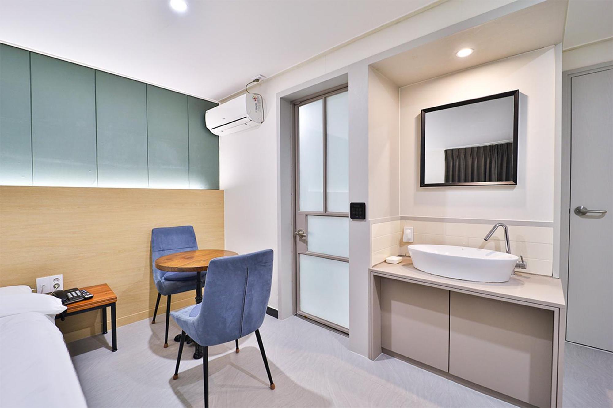 Calm Rest Hotel Busan Sasang Zewnętrze zdjęcie