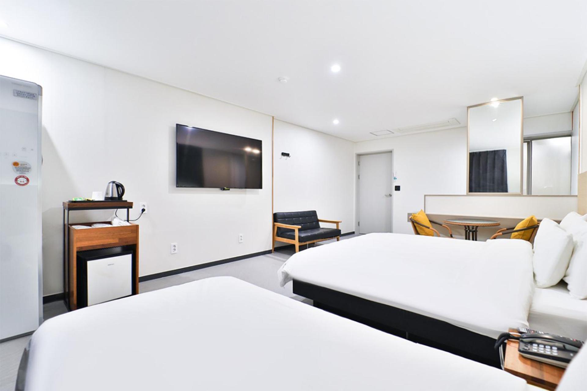 Calm Rest Hotel Busan Sasang Zewnętrze zdjęcie
